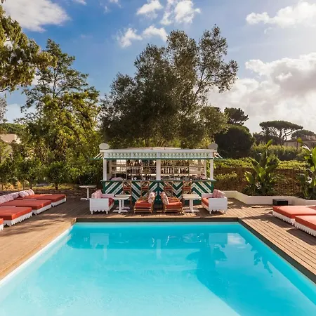 La Tartane Hotel