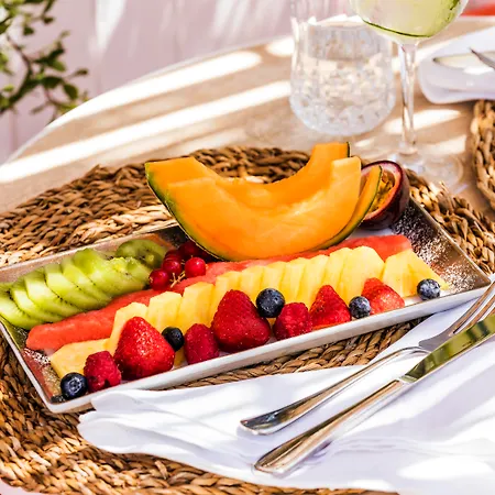 Hotel La Tartane Saint-Tropez