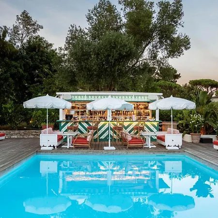 La Tartane Otel